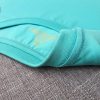 Chi tiết đường may và cổ áo áo thun cổ tròn ngắn tay cotton cao cấp thiên thanh