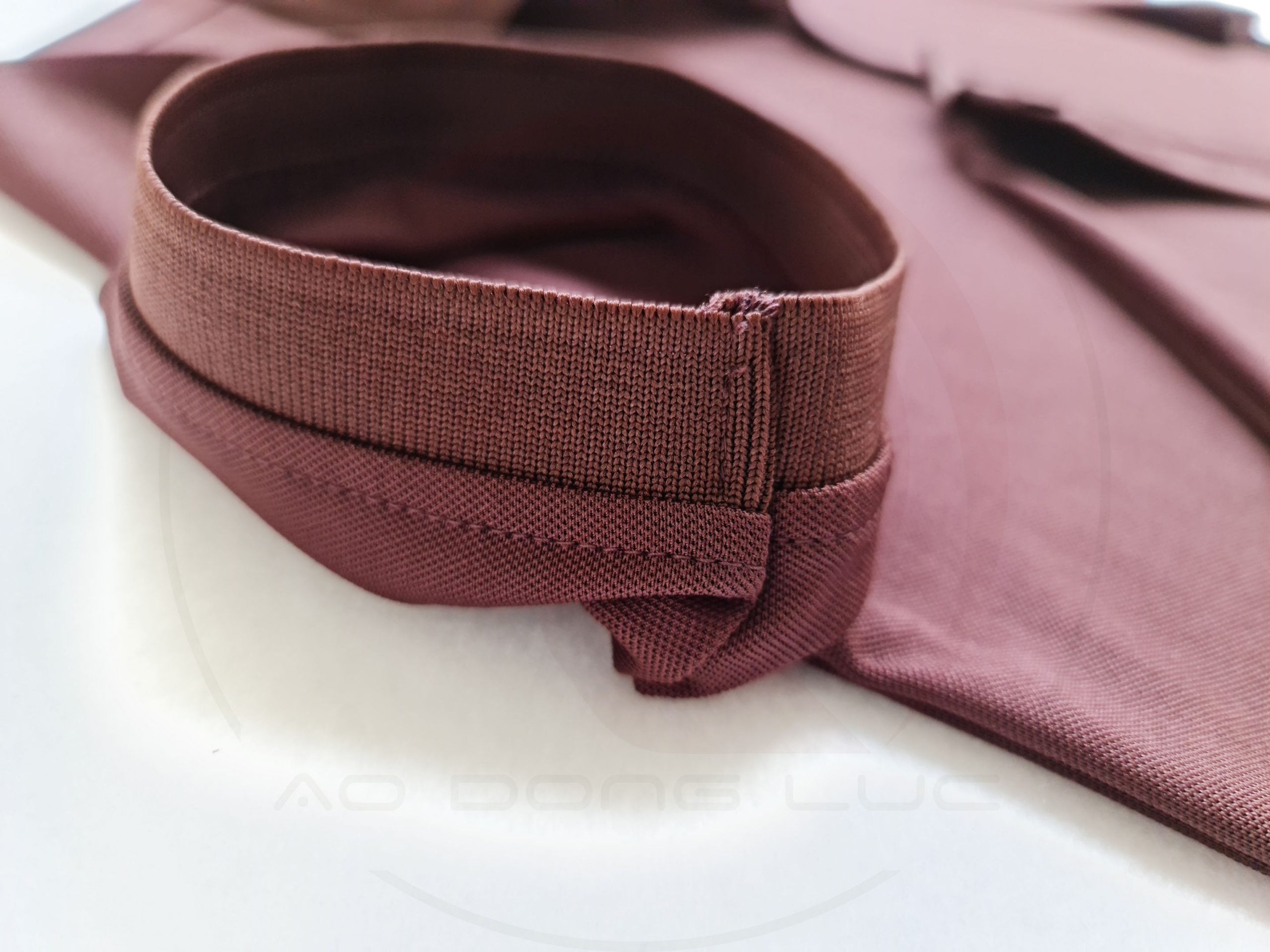 Chi tiết bo tay spandex áo thun cổ trụ polo bo trơn cá sấu lạnh poly thấm hút màu nâu