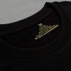 Chi tiết đường may và cổ áo áo thun cổ tròn ngắn tay cotton unisex màu đen