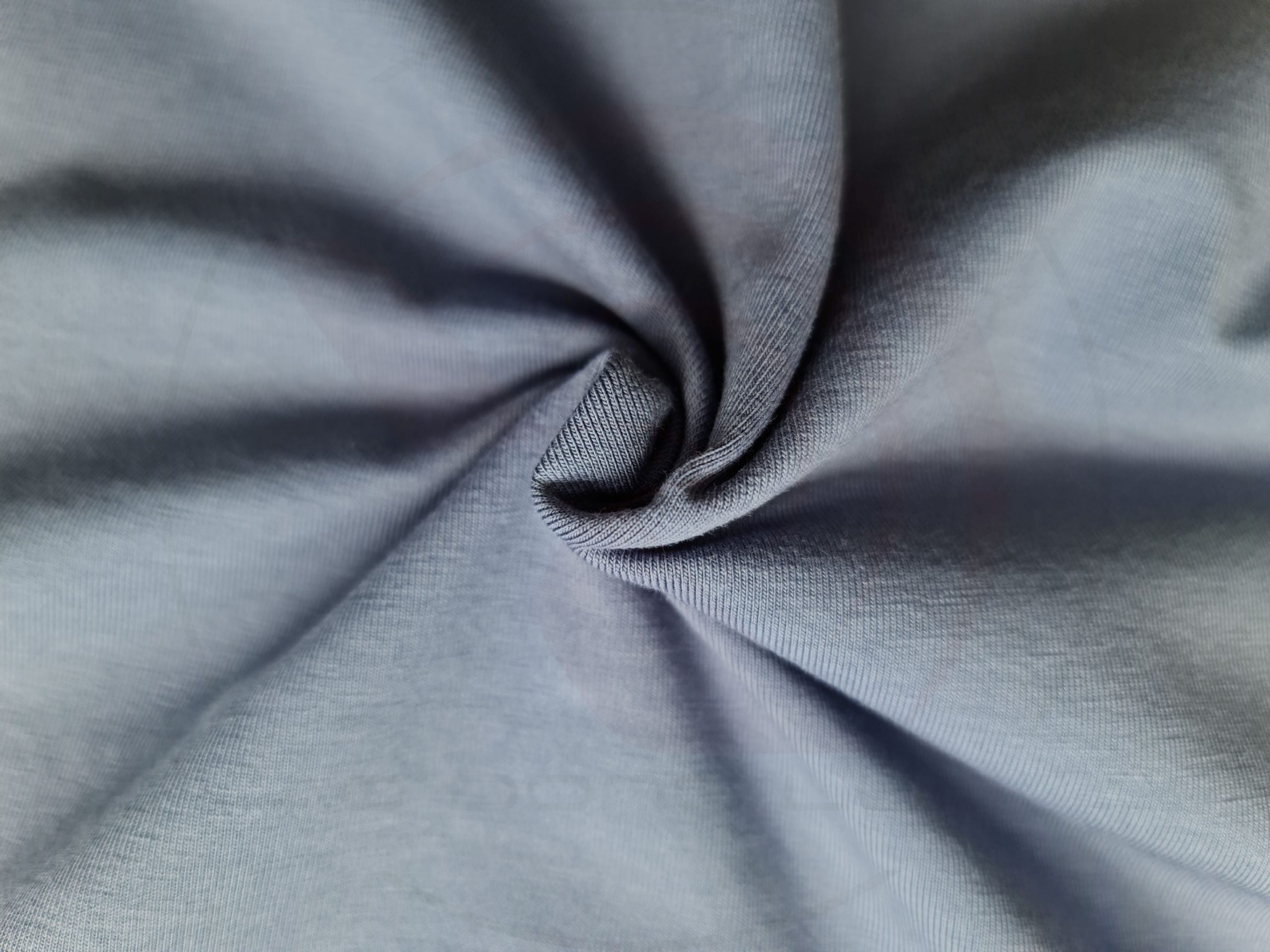 Cận cảnh chất vải áo thun cổ tròn ngắn tay cotton unisex màu xám xanh