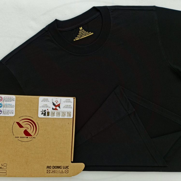 Áo thun cổ tròn tay lỡ form rộng oversize màu đen