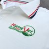 Đồng phục áo thun polo bo sọc màu trắng in chuyển nhiệt logo