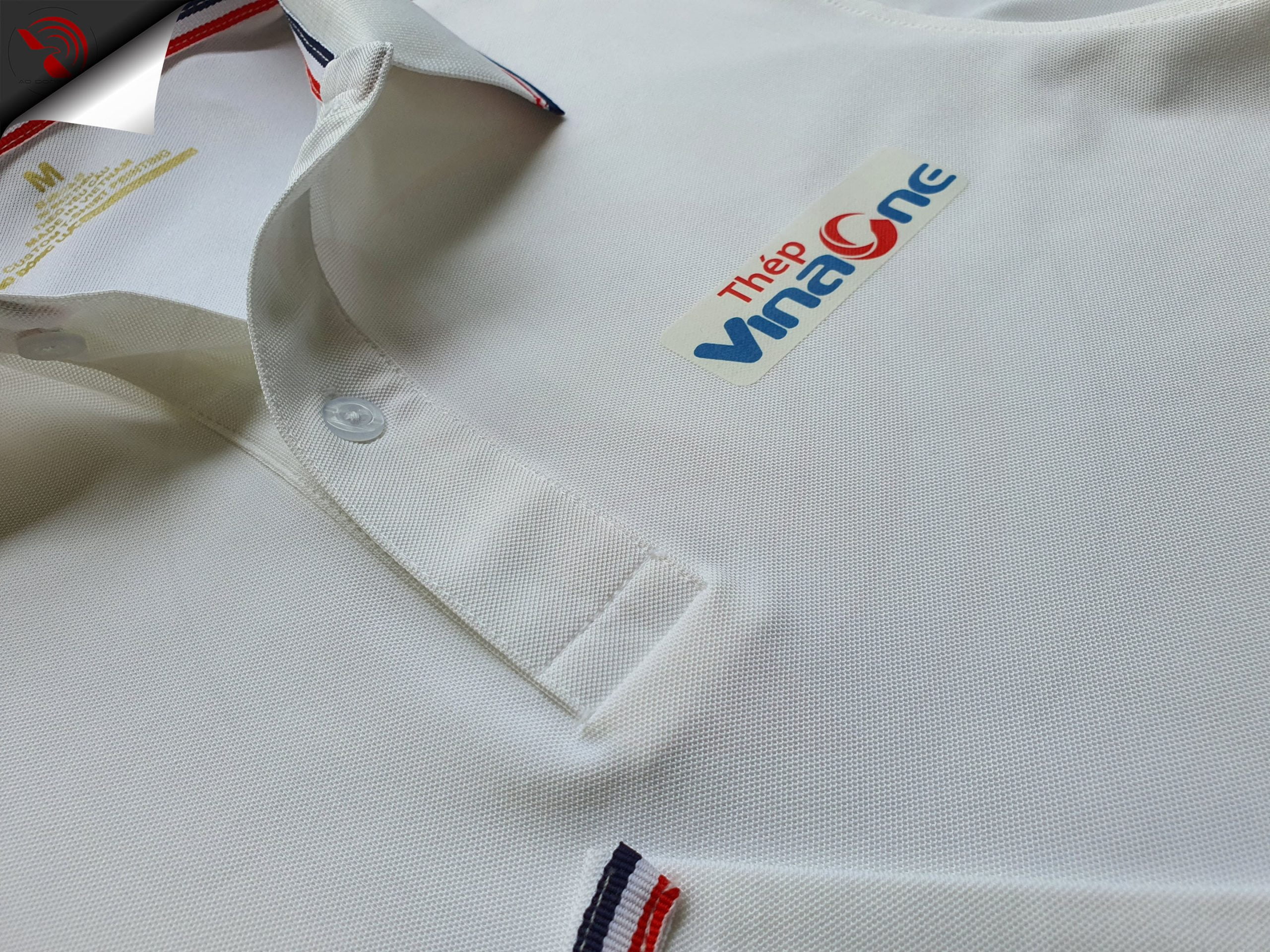 Hình in kỹ thuật số áo đồng phục polo theo yêu cầu