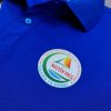 Đồng phục áo thun polo bo trơn màu xanh bích in kỹ thuật số logo