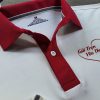 Đồng phục áo thun polo màu trắng phối bo tay bo cổ trụ cổ màu đỏ in chuyển nhiệt