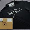 Đồng phục áo thun polo bo trơn màu đen in decal