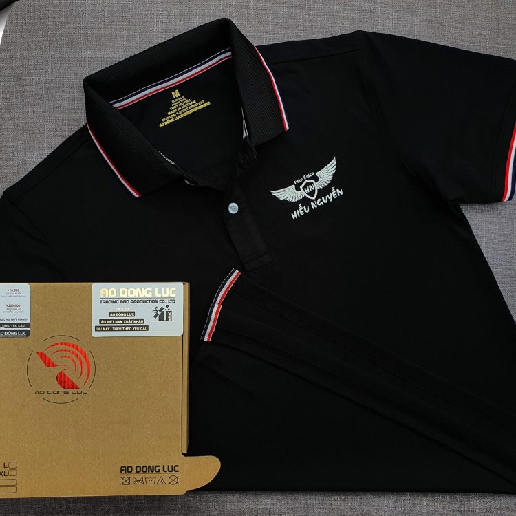 Đồng phục áo thun polo bo sọc màu đen in lụa
