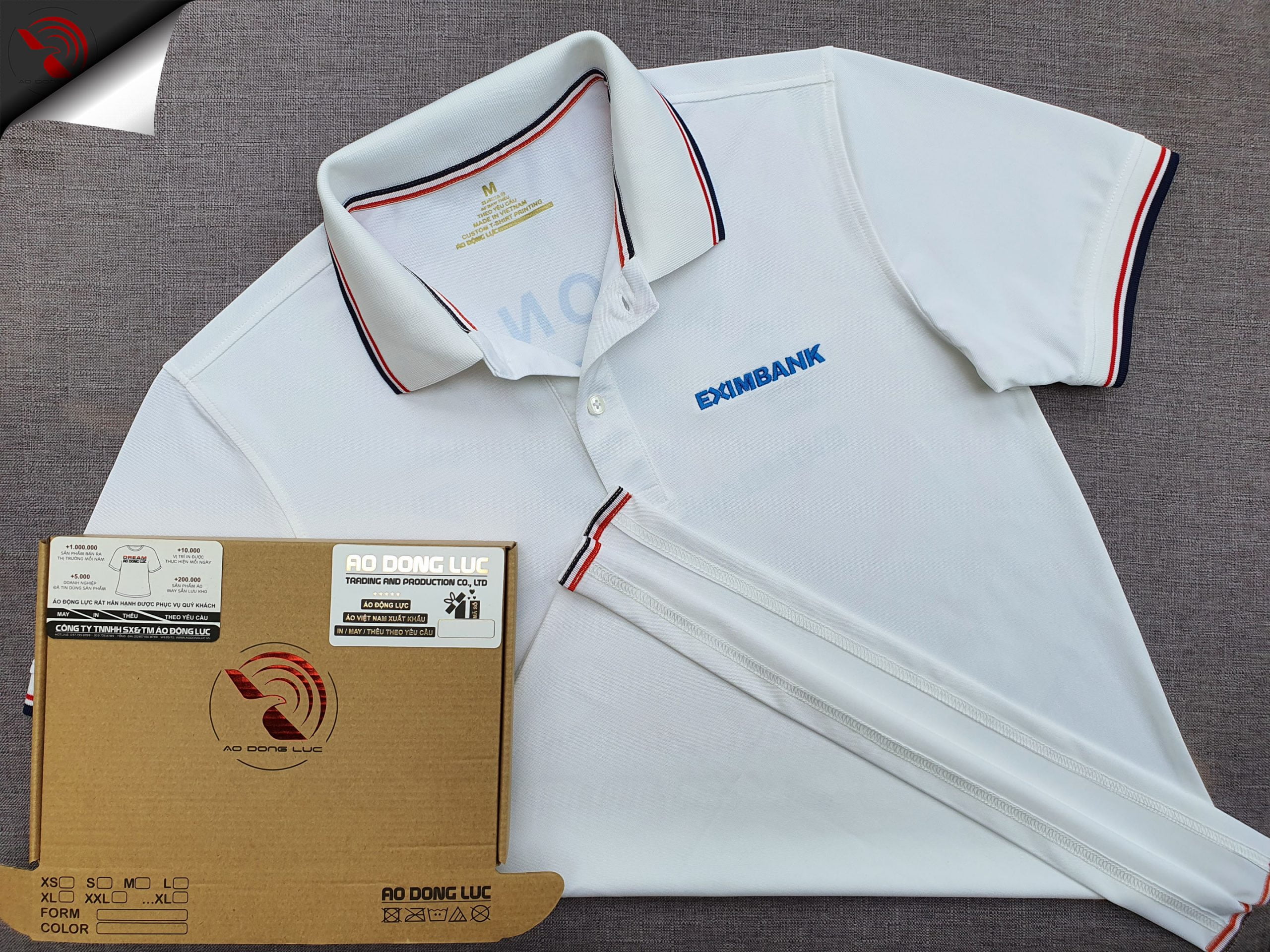 Đồng phục áo thun polo bo sọc màu trắng thêu logo