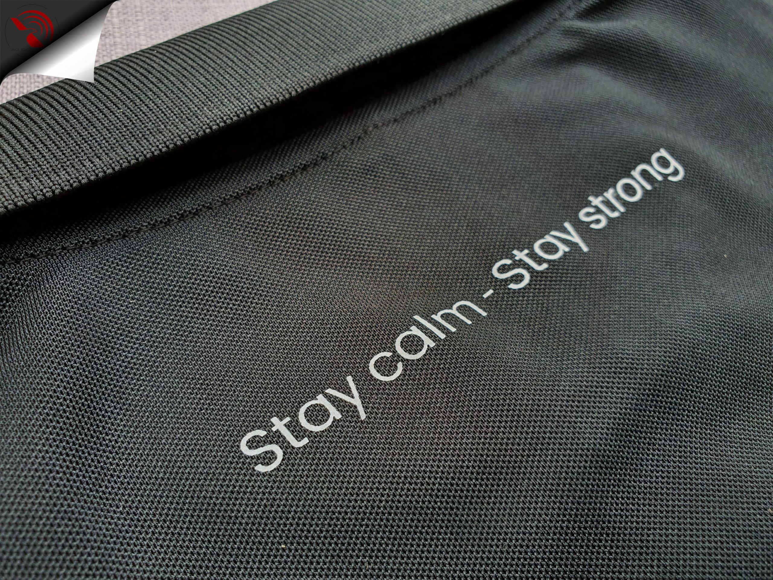 In kỹ thuật số slogan Stay calm Stay strong