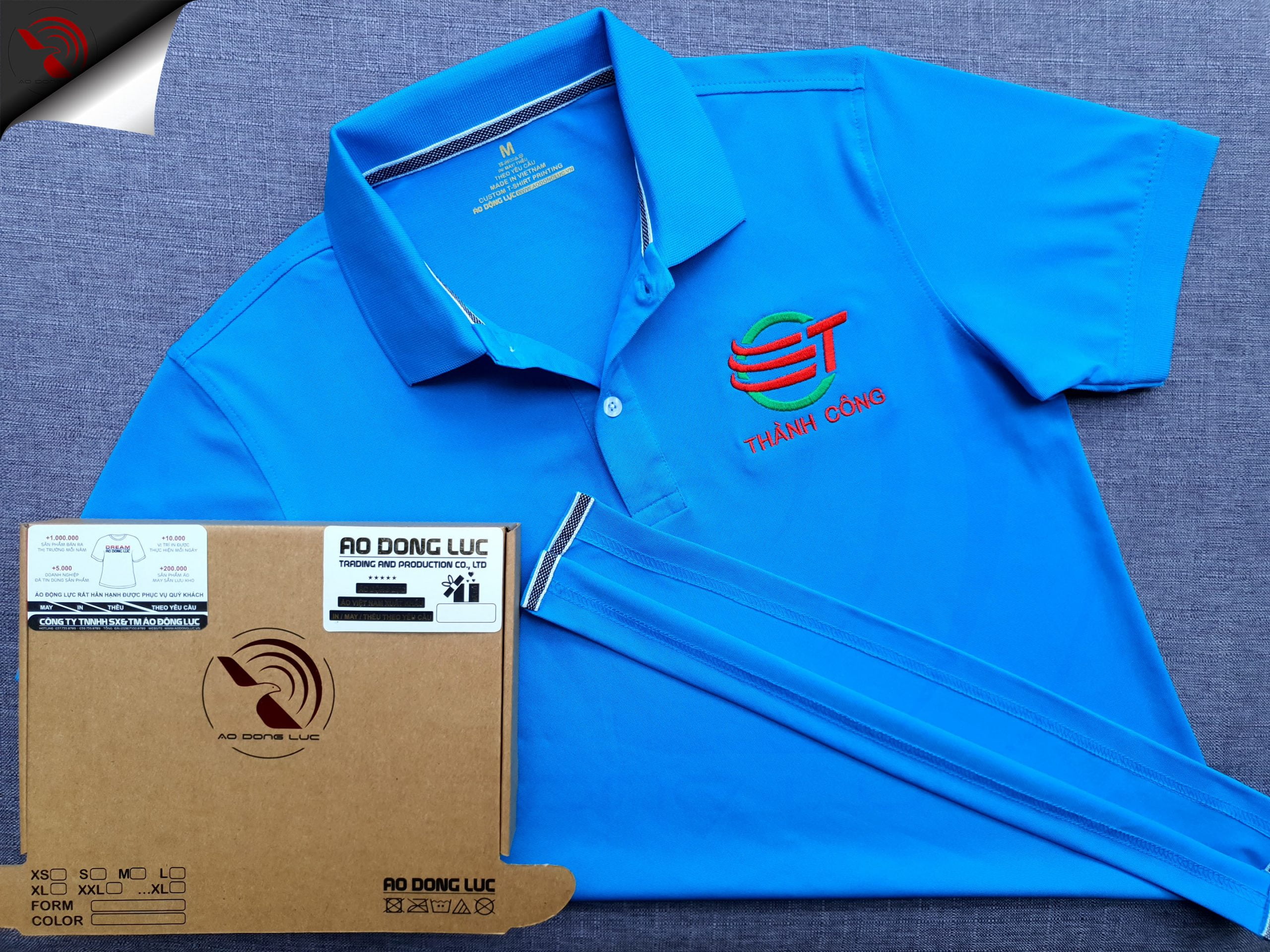 Đồng phục áo thun polo bo trơn màu xanh ya thêu logo